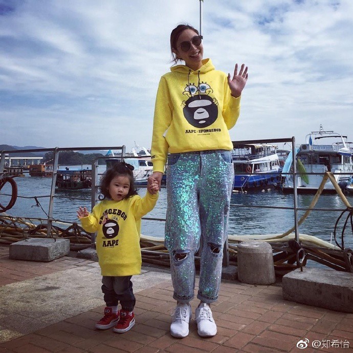 61b1b827gy1fjref0e835j20ku0kutd3