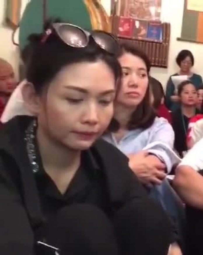 bkn-20171016000016029-1016_00862_001_05b-696x875