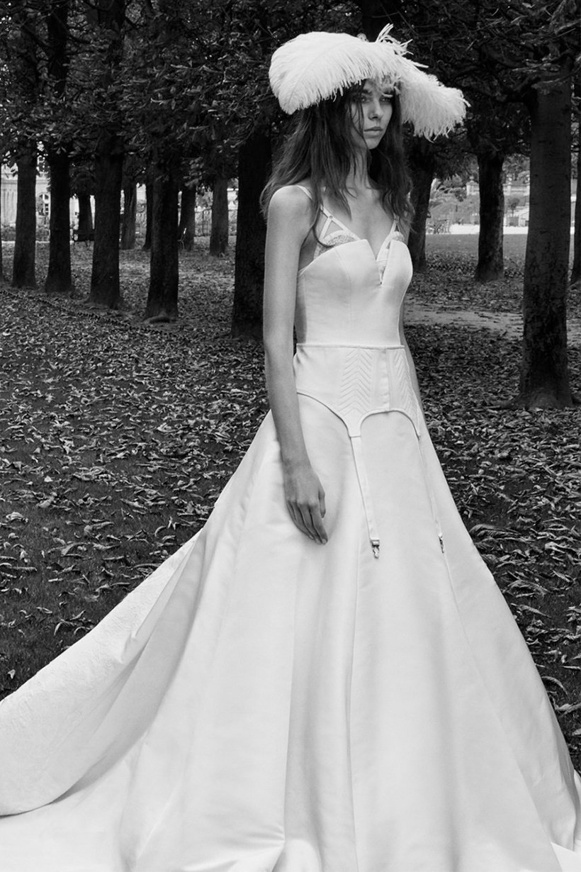 vera-wang-fall-2018-bridal-collection-Witchy-8