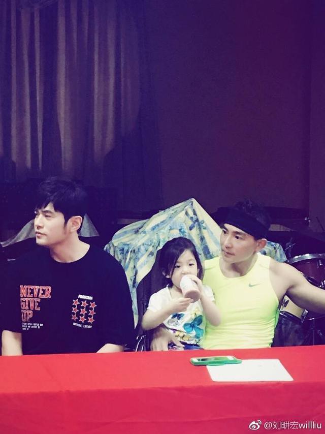 321000013641eeec3dad