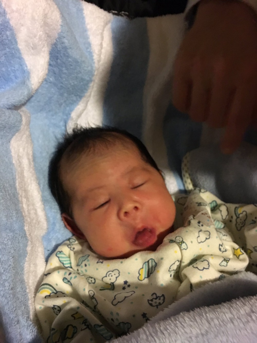 DM9oQASVAAA5ZnO.jpg-large