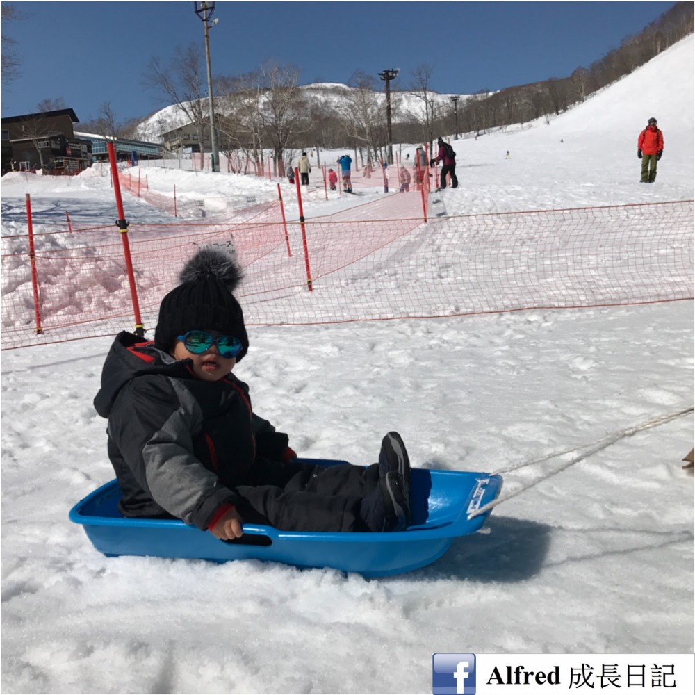 購自Caters的雪褸及雪褲