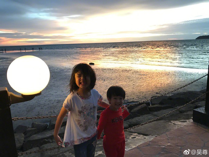 e7395209gy1fmjmhutaw7j23402c0b2a