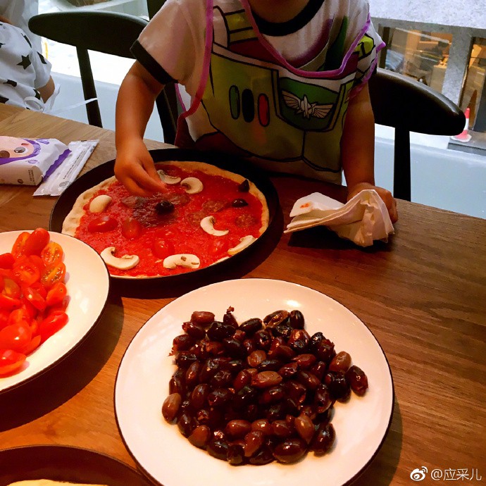 4ab6c391gy1fn3dfuocp0j20yi0yinpd