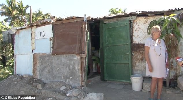 4C7E5A6F00000578-0-image-a-11_1526901764565