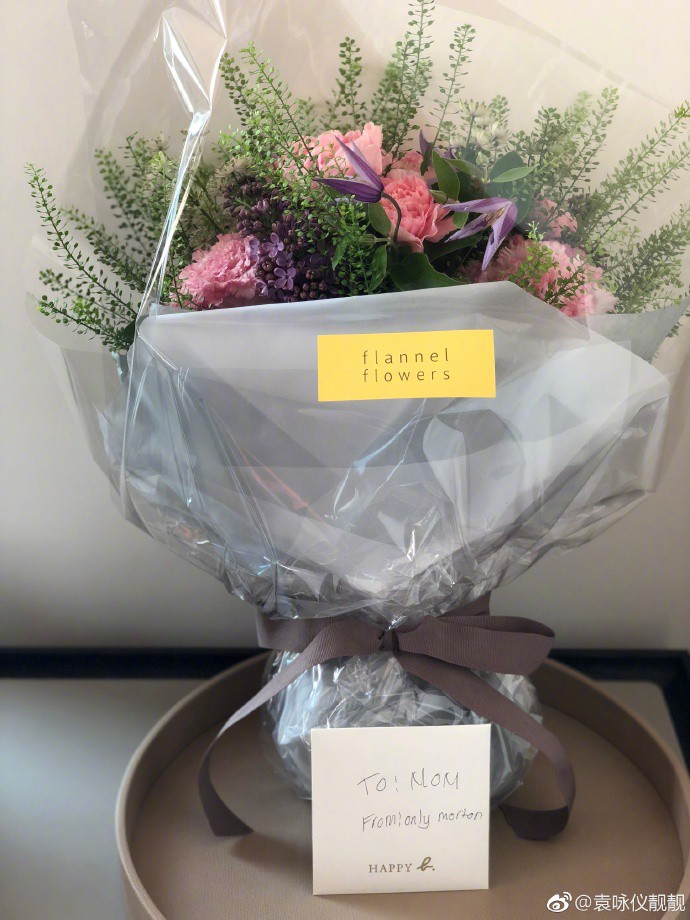 62eead82gy1fr9hxjsvdqj22c0340b2a