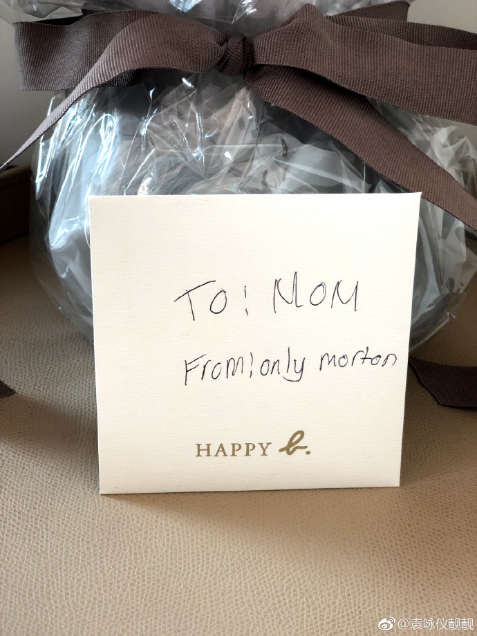 62eead82gy1fr9hy9rousj22c03401kx