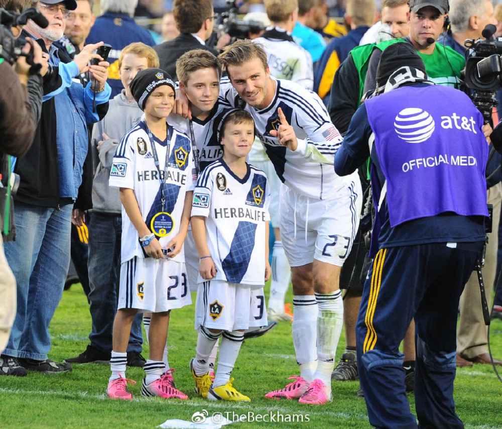 cbead852gy1fqtdfp1ftmj20vs0r6b29