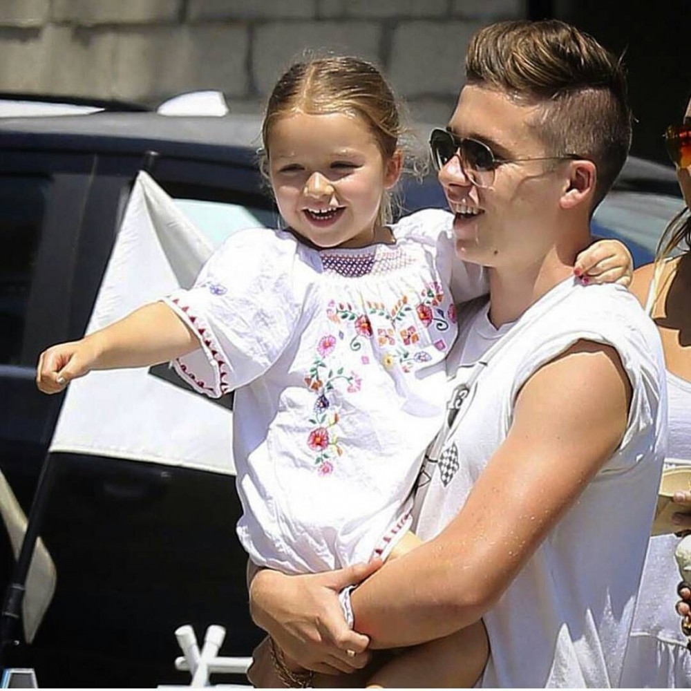 12135215_713448175454054_989509549_n