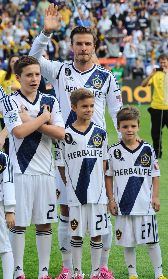 cbead852gy1fqtdfiztobj20ia0ua1kx