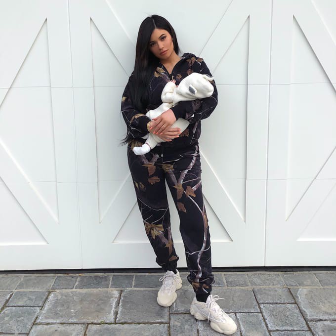 kylie-jenner-adidas-yeezy-500-blush
