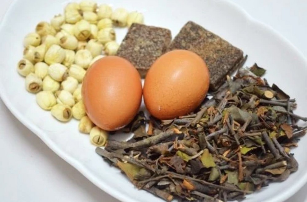 桑寄生蓮子蛋茶