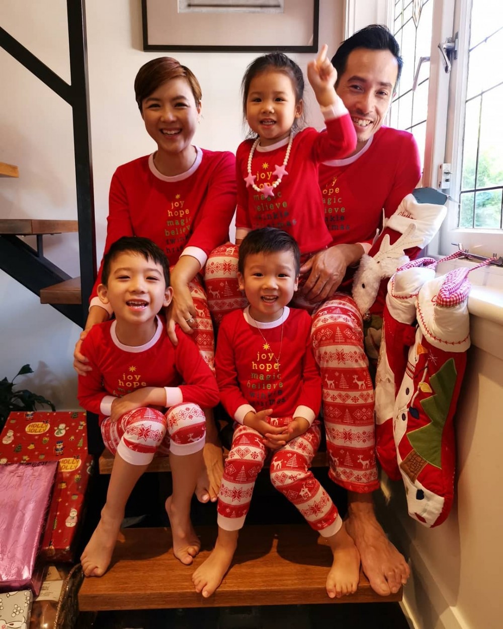 aimeechan_official_46484740_588064801631216_4581425706346675531_n