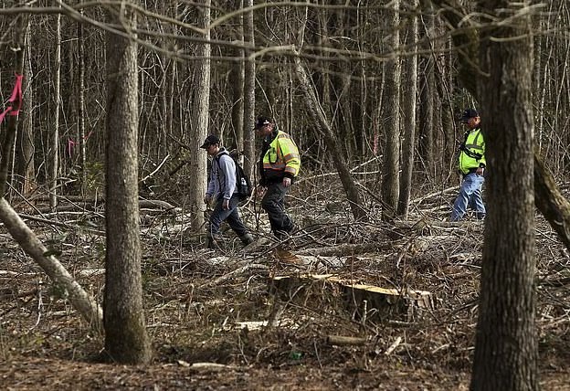 8949752-6630659-Hundreds_of_locals_had_volunteered_to_help_search_for_the_boy_bu-a-1_1548440201439 2