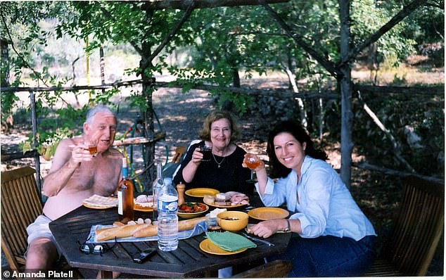 8998066-6633699-image-a-10_1548452470133