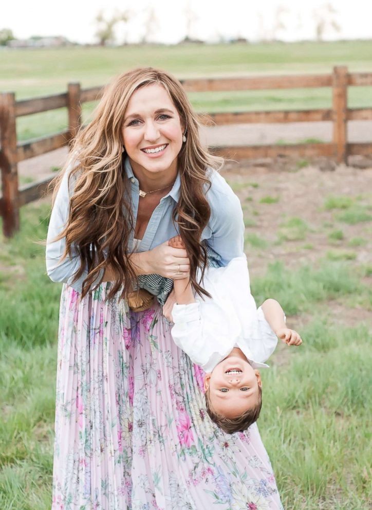 foster-son-sister-3-ht-ps-190111_hpEmbed_8x11_992