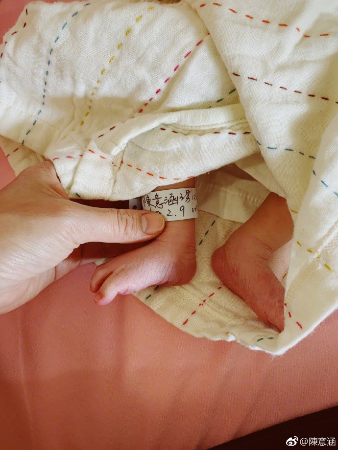 4df12e06gy1g01bmu5b0ej22c0340b2a