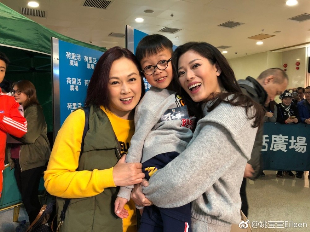 68ed3ef2gy1fngefkhc8yj20zk0qogtn