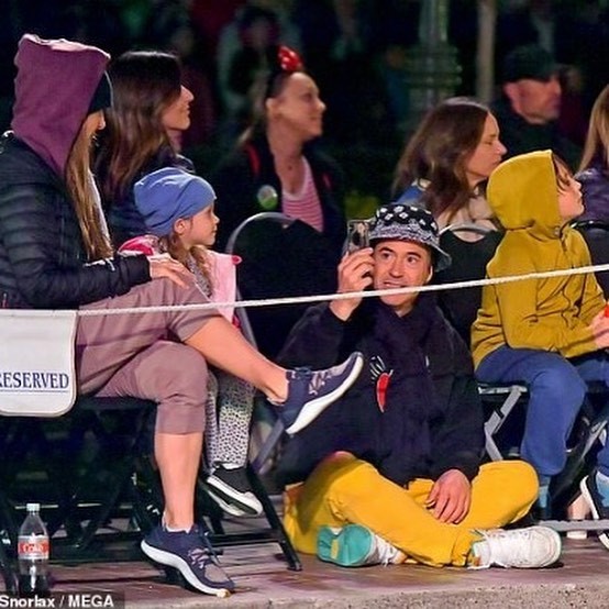 girls.presslogic_50815371_307907403413763_6703255369287535127_n