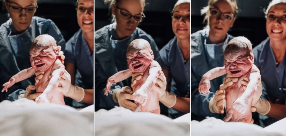 photographer-labor-son-birth-03-ht-jc-190315_hpEmbed_21x10_992