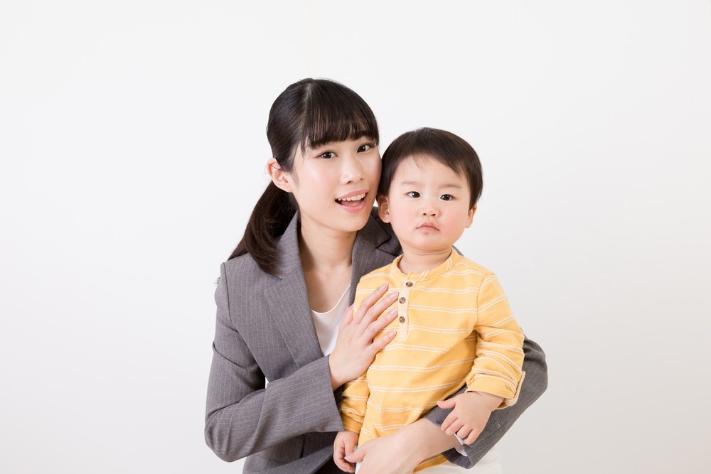 有些家長眼見孩子怕生，便不停跟孩子說：「不能這樣的」