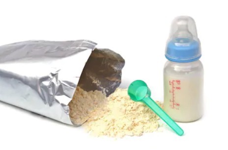 氨基酸奶粉的味道有別於普通奶粉,BB需要時間適應。