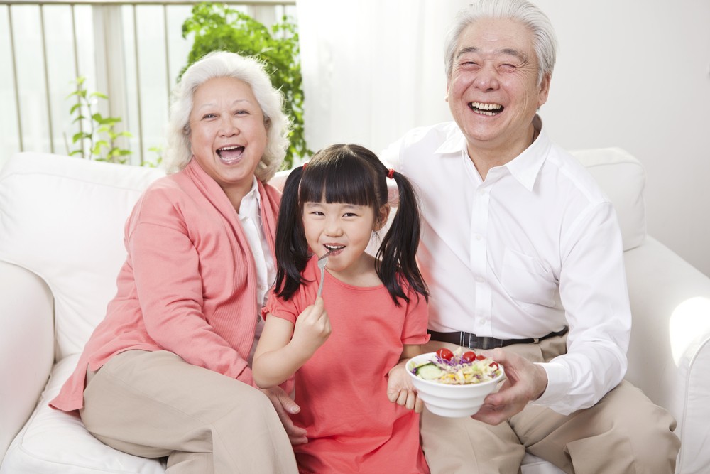 公公婆婆、爺爺嫲嫲責任已盡,他們寵孫便可