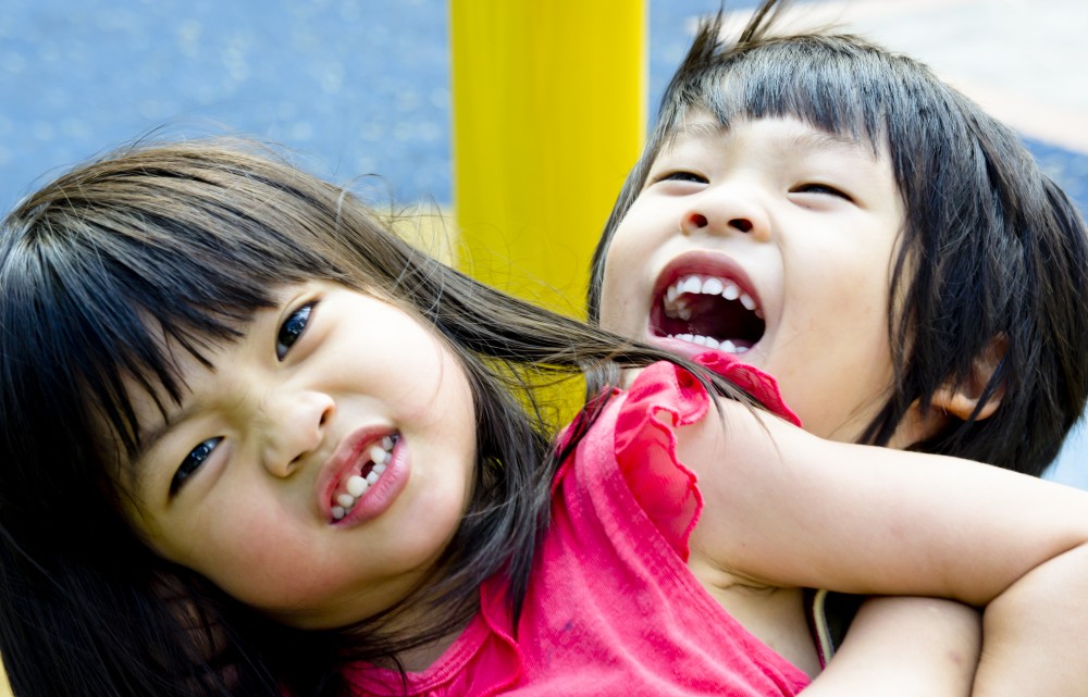 子女吵架時，家長最不該做的就是加入「比來比去」