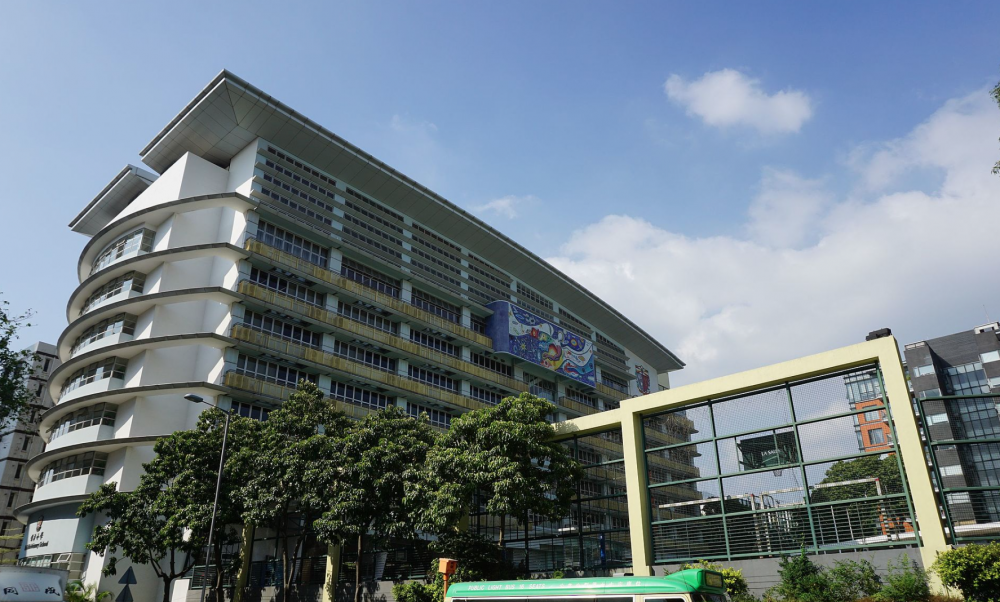喇沙小學的直屬中學是喇沙書院
