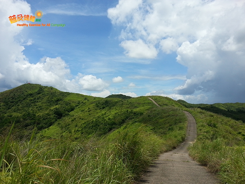 形似「萬里長城」的華山，因而得名