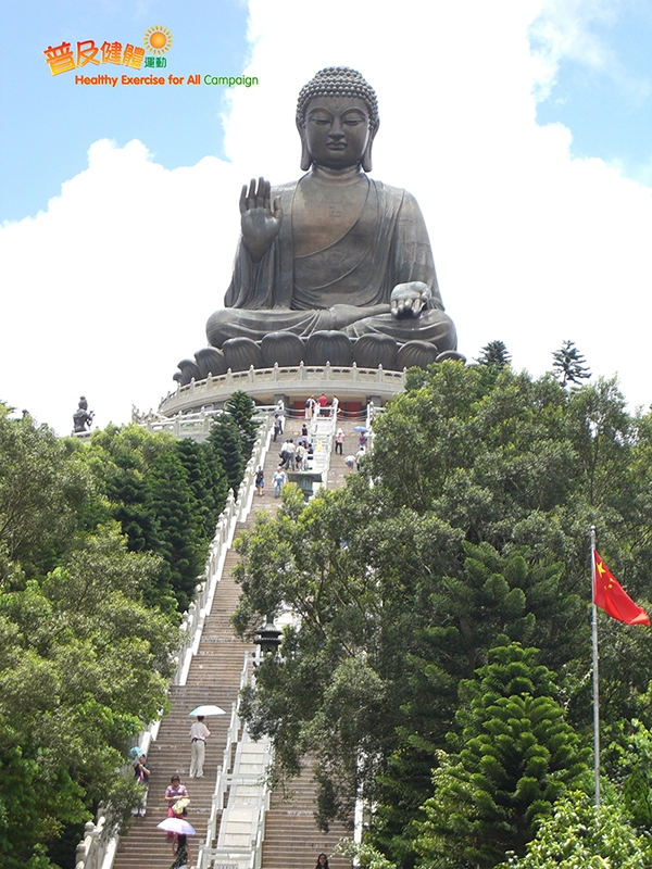 路經寶蓮寺、天壇大佛等地