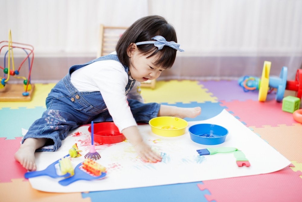 讓小朋友接觸繪畫可以訓練他們手指的靈活性及小肌肉的運用