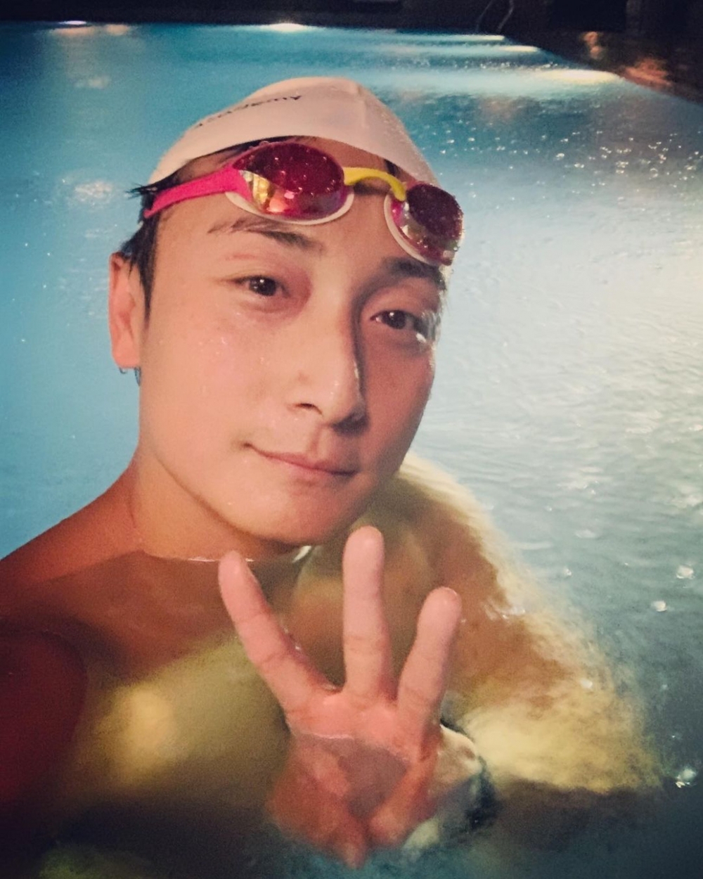 方力申自15歲起代表香港隊出賽,曾經擁有11項香港紀錄