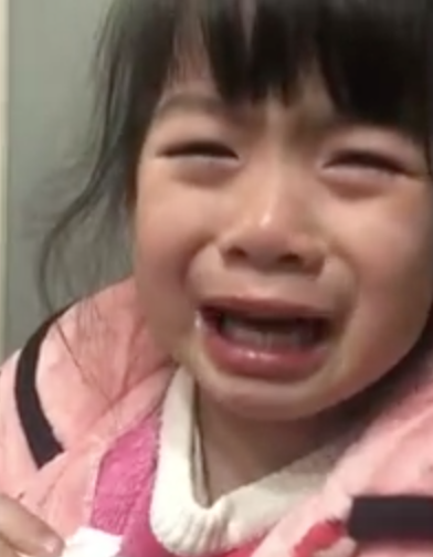 有位4歲女孩，因嫌棄爸爸的長相而成為網絡紅人