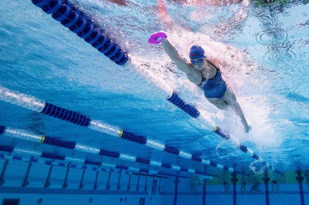 何詩蓓不斷突破自己的游泳紀錄