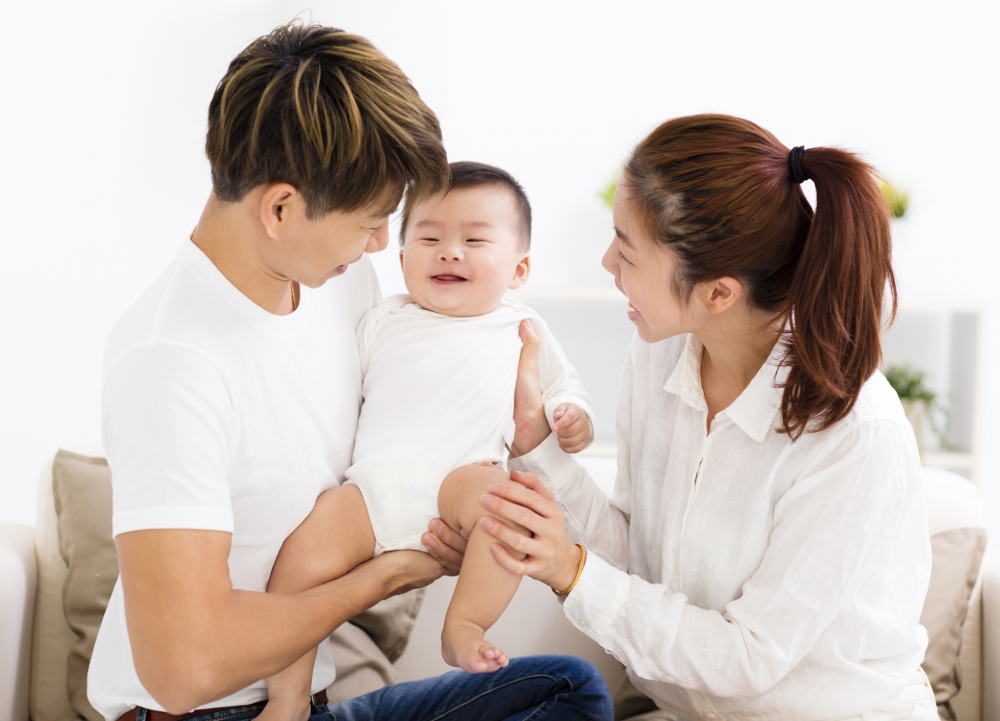 與嬰兒肌膚相親會促進催產素生成