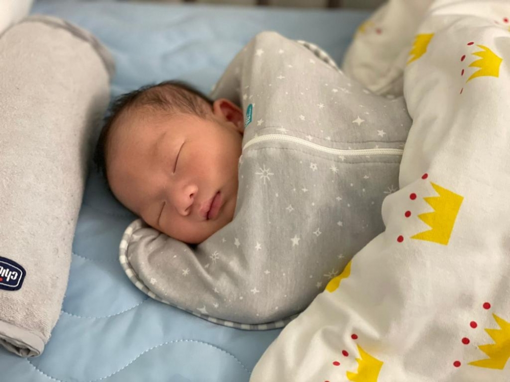 別以為寶寶戒夜奶後便能像成人般睡8至10小時,其實只要寶寶可以連續睡5至6小時或以上便算成功