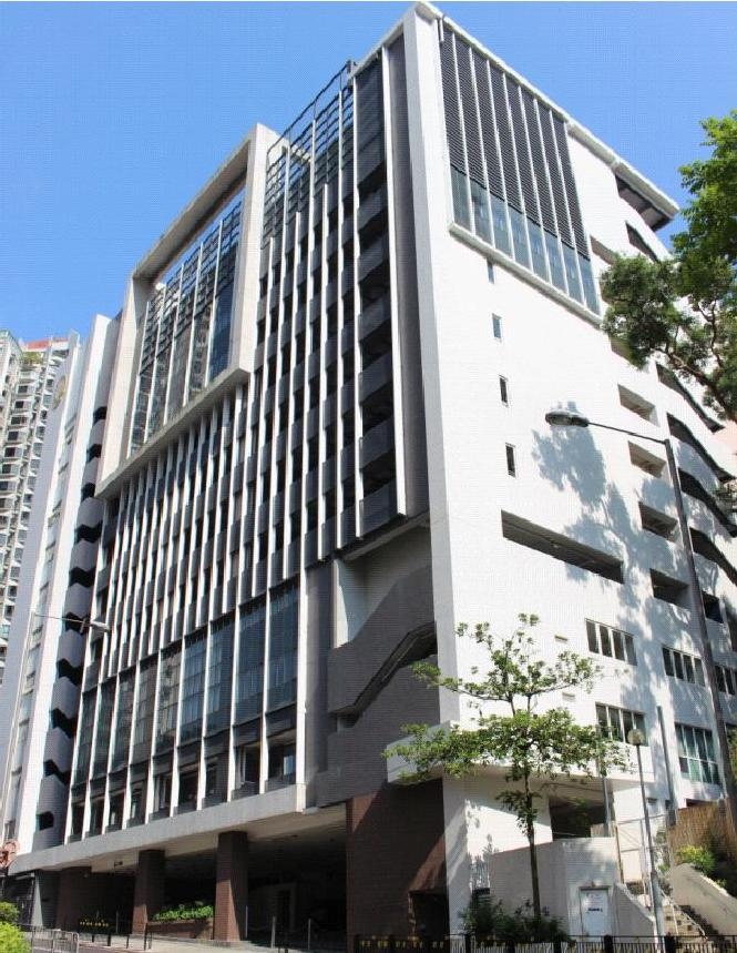 聖士提反女子中學附屬小學的畢業生，有機會升回英中聖士提反女子中學女子中學。