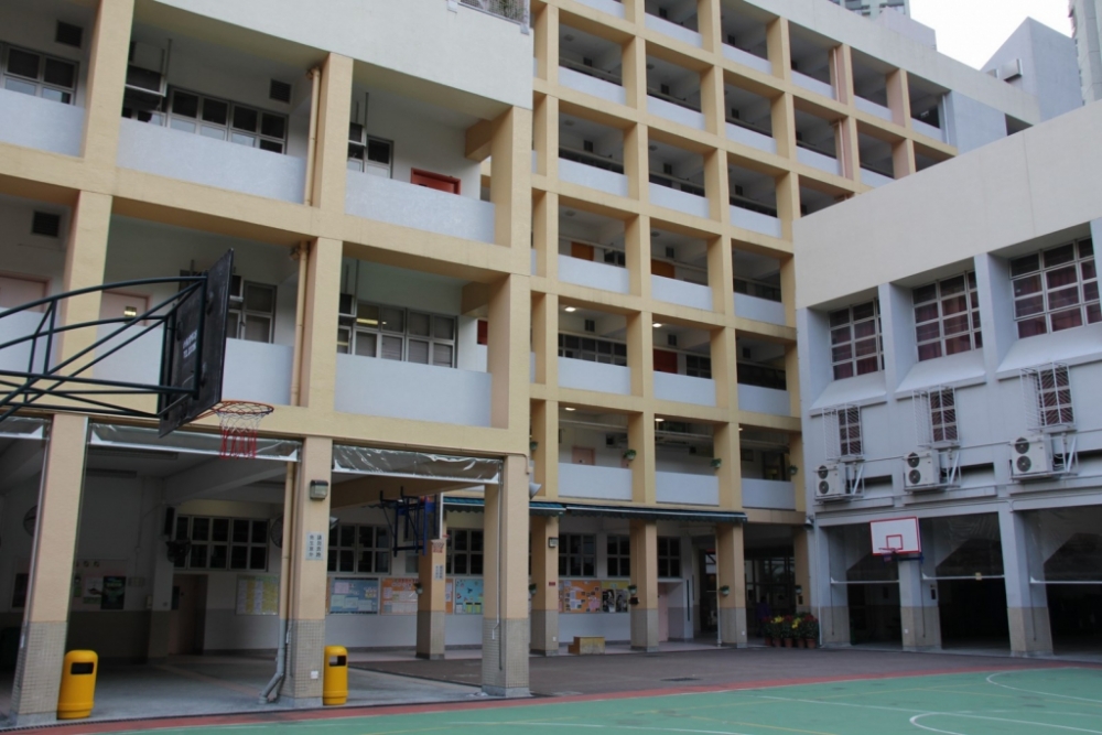 不少畢業生獲派入讀著名英中荃灣官立中學。