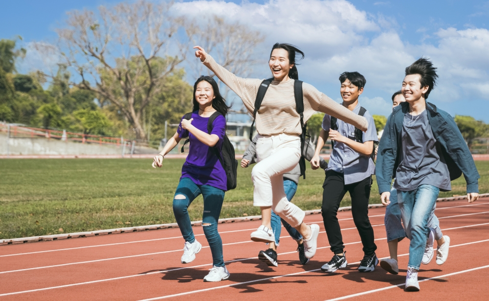 體院與36間中學合作，推行「精英運動員友好學校網絡」，鼓勵本港中學為精英運動員提供多元化學習支援。