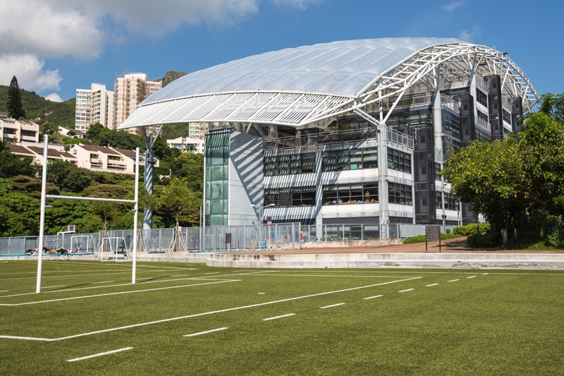 智新書院讓學生嘗試不同的運動項目。