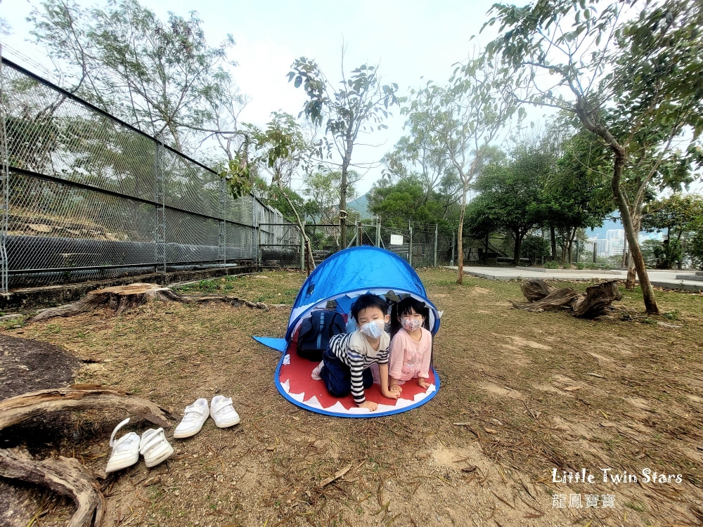 找一處無人角落，搭起帳篷～