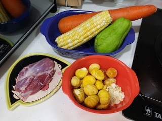 佛手瓜栗子甘筍湯所需材料。