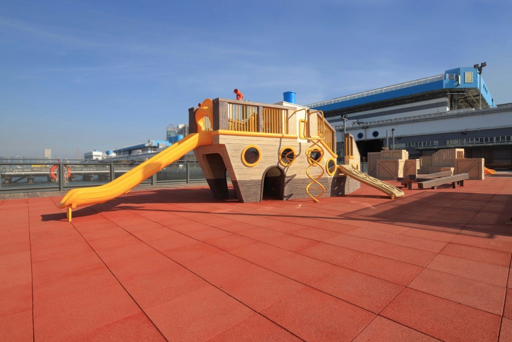 還有不少玩樂設施，為市民提供活動空間。