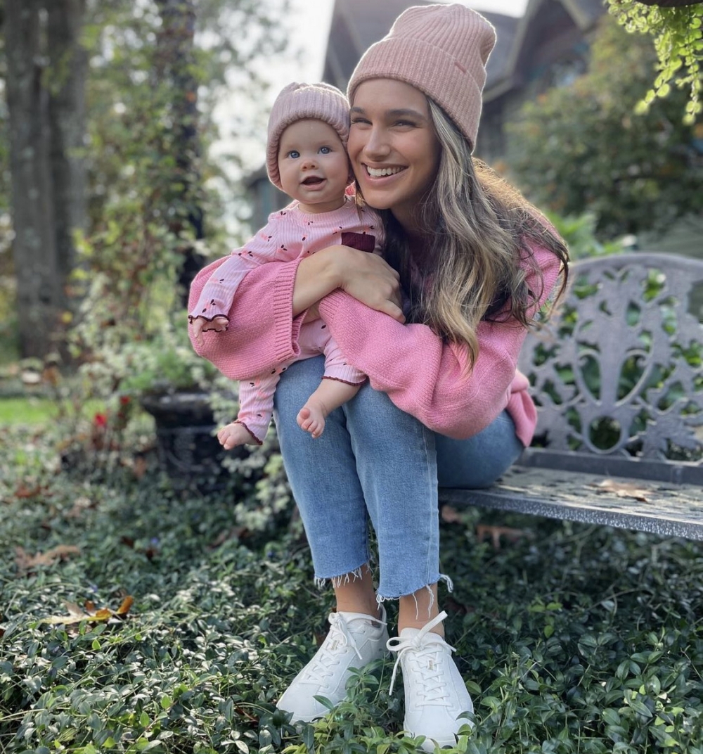 完全靠右邊乳房餵哺一段時間後，胸部便出現一點異常。