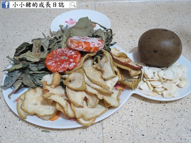 龍利葉雪梨乾桔餅茶適合秋冬飲用。