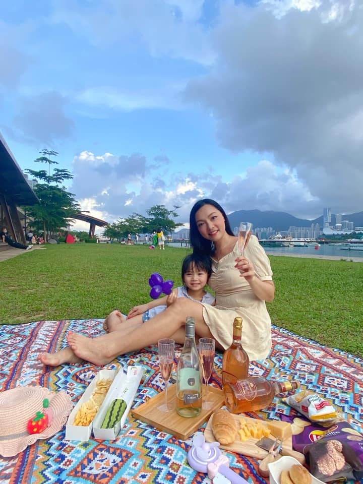 一邊野餐還可以變欣賞海景。