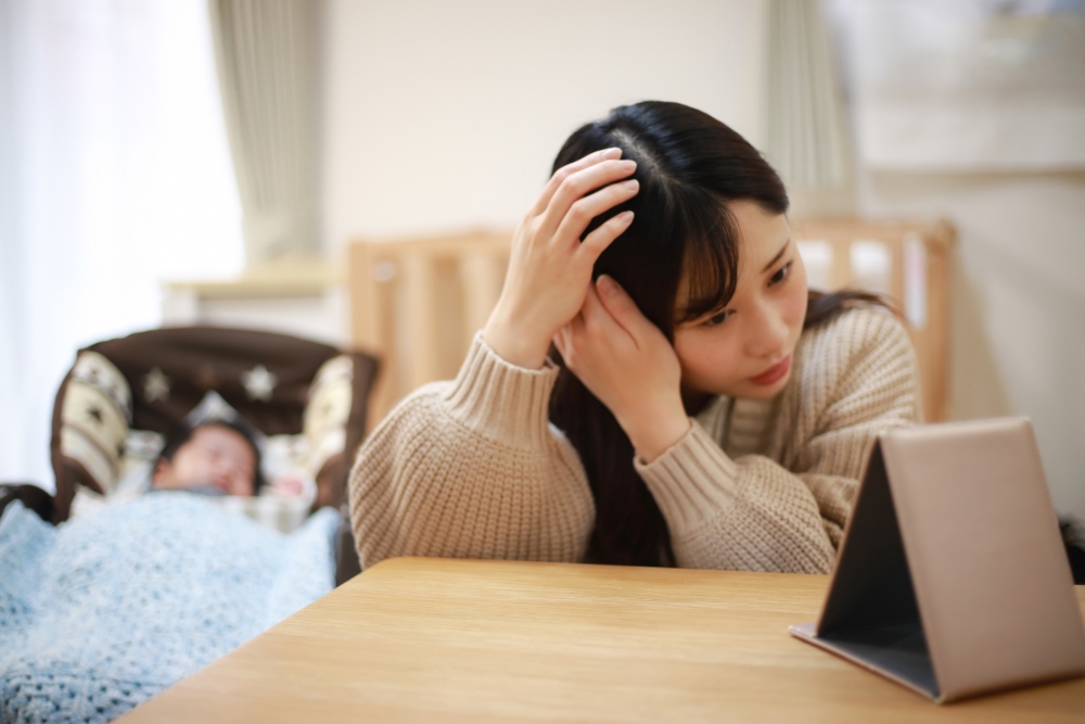 產後脫髮屬於生理現象，一般在產後2至6個月出現。