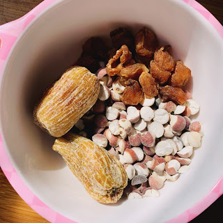 鮮雪耳紅蘿蔔甘筍粟米西施骨湯所需材料1。