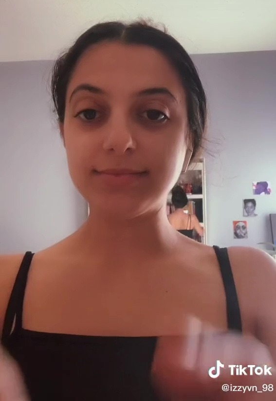 Izzy是母親透過試管受孕而誕生。